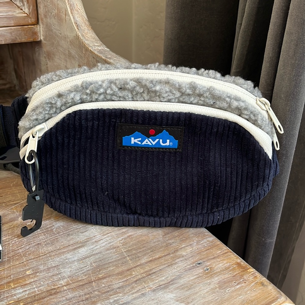 💙 NWT Kavu Snuggy Spectator belt bag fanny pack Boulder Blue